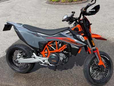 KTM SMC Supermotor (2021) - Foto 1