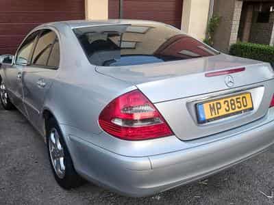 Mercedes E 220 CDI (2004) - Photo 1