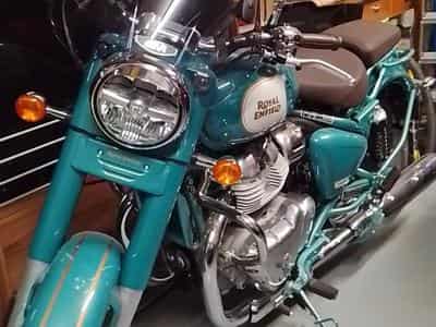 Royal Enfield Classic 2 Zylinders 4 temps (2025) - Foto 1