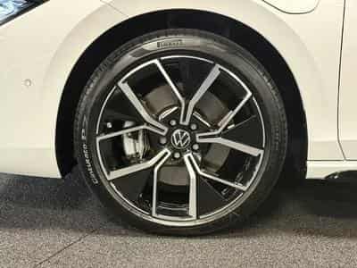 VW Passat (2025) - Photo 4