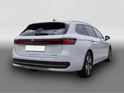 VW Passat (2025) - Photo 3
