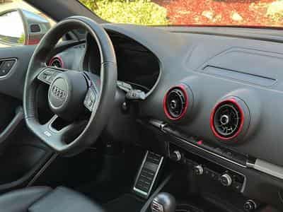 Audi S3 Sportback 2.0 TFSI quattro S tronic (2019) - Photo 2