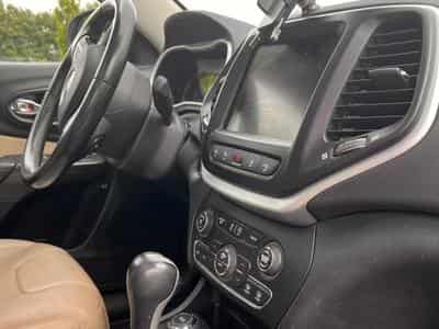 Jeep Cherokee 4x4 Limited Edition (2016) - Photo 9