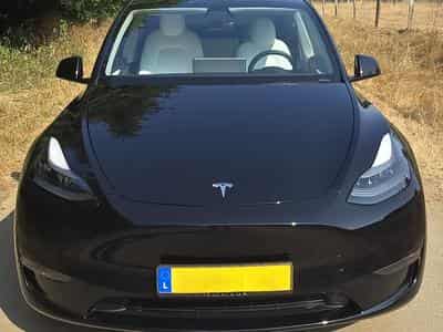Tesla Model Y (2023) - Foto 1