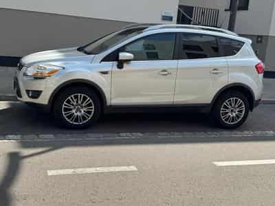 Ford Kuga (2010) - Photo 1