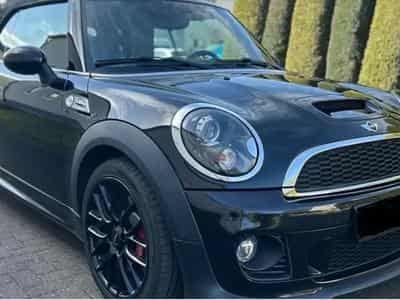 Mini Cabrio Cooper JCW Cabrio (2015) - Photo 1