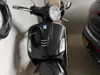 Vespa GTS 250ie (2016) - Photo 1