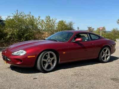 Jaguar XKR Coupé (1999) - Photo 1