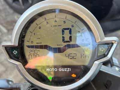 Moto Guzzi V7 IV V7 Stone Red (2024) - Foto 6