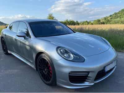 Porsche Panamera GTS (2016) - Photo 1