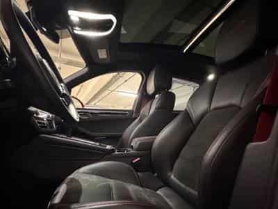 Porsche Macan GTS (2022) - Photo 9