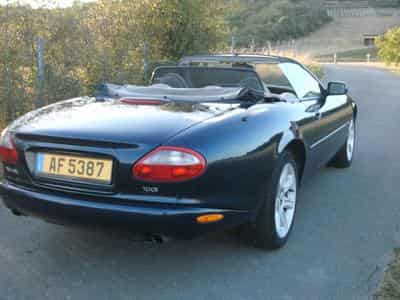 Jaguar XK8 Cabriolet (1999) - Photo 1