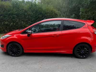 Ford Fiesta Sport redline (2016) - Photo 1
