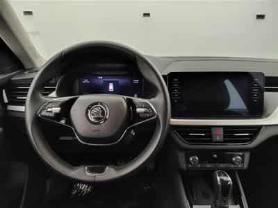 Skoda Kamiq 1.0 TSI 110cv DSG Ambition NAVI / FULL LED / CARPLAY (2024) - Foto 9