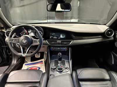 Alfa-Romeo Giulia Giulia Veloce 280 CV CUIR (2019) - Foto 2