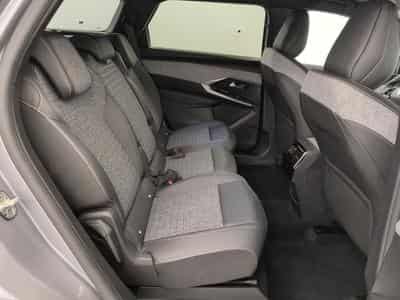 Peugeot 5008 HYBRID 145 CH E-DCS6 ALLURE (2025) - Photo 10