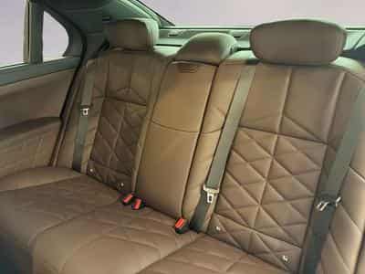 BMW 740 d xDrive DAB Aktivlenkung RFK (2025) - Foto 9