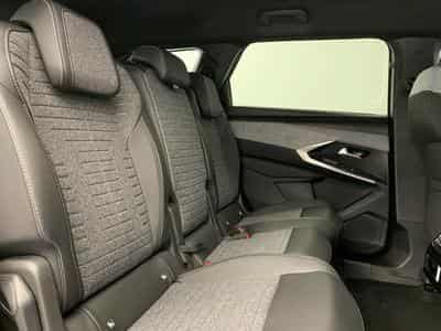 Peugeot 5008 Hybrid 145 e-DCS6 Allure (2026) - Photo 10