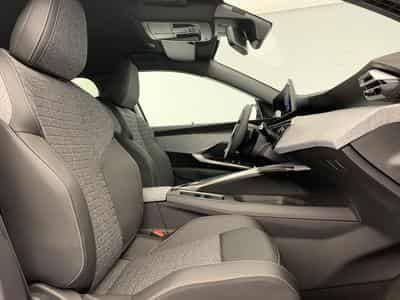 Peugeot 5008 Hybrid 145 e-DCS6 Allure (2026) - Photo 9