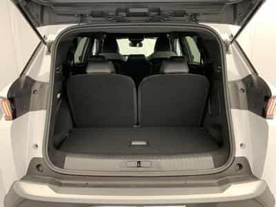Peugeot 5008 Hybrid 145 e-DCS6 Allure (2026) - Photo 11