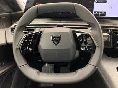 Peugeot 5008 Hybrid 145 e-DCS6 Allure (2026) - Photo 14