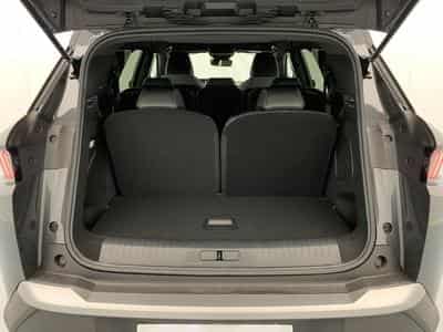 Peugeot 5008 Hybrid 145 e-DCS6 Allure (2026) - Photo 11