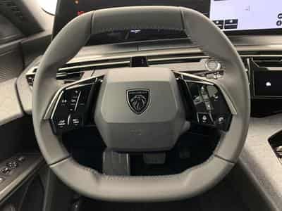 Peugeot 5008 Hybrid 145 e-DCS6 Allure (2026) - Photo 14
