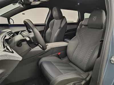 Peugeot 5008 1.2 HYBRID 136cv e-DSC6 GT Pack 7pl. NAVI / CAMERA 360° (2025) - Photo 7