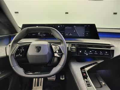 Peugeot 5008 1.2 HYBRID 136cv e-DSC6 GT Pack 7pl. NAVI / CAMERA 360° (2025) - Photo 9