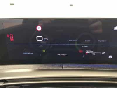 Peugeot 5008 1.2 HYBRID 136cv e-DSC6 GT Pack 7pl. NAVI / CAMERA 360° (2025) - Photo 10