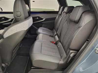 Peugeot 5008 1.2 HYBRID 136cv e-DSC6 GT Pack 7pl. NAVI / CAMERA 360° (2025) - Photo 13