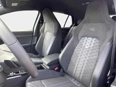 VW Golf R-Line Limited (2026) - Foto 14