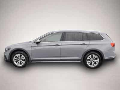 VW Passat (2024) - Photo 4