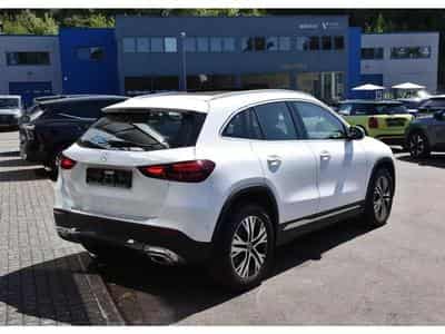 Mercedes GLA 200 (2024) - Photo 4