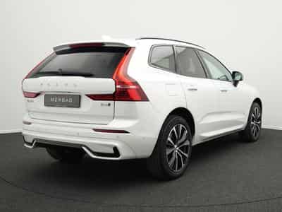 Volvo XC60 B4 AWD Plus Dark (2023) - Photo 3