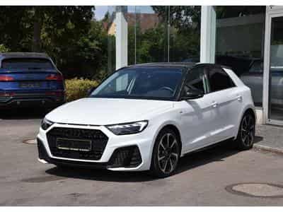 Audi A1 Sportback 30 TFSI S-Line S-Tronic Adrenalin Black Edition (2025) - Foto 2