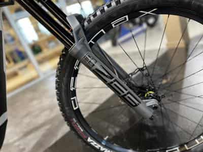 Fantic XEF 1.9 FACTORY 720Wh, 29''-27,5'', freins 4 pistons, 90 Nm (2026) - Foto 9