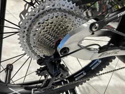 Fantic XEF 1.9 RACE 720Wh, 29''-27,5'', freins 4 pistons, 90 Nm (2026) - Foto 11