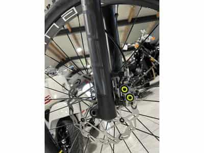Fantic XEF 1.9 RACE L 720Wh, 29''-27,5'', freins 4 pistons, 90 Nm (2026) - Foto 7