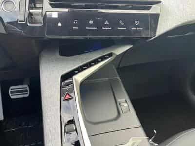 Peugeot 3008 1.2 HYBRID 136 GT E-DCS6 (2025) - Foto 8