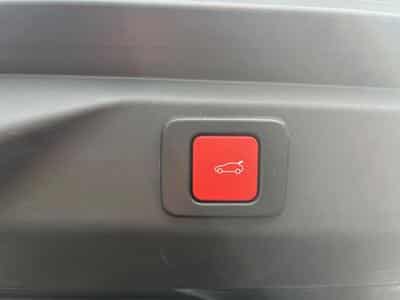 Peugeot 3008 1.2 HYBRID 136 GT E-DCS6 (2025) - Foto 15