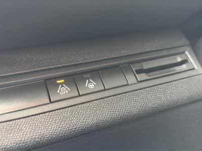 Peugeot 3008 1.5 BLUEHDI 130 GT EAT8 (2022) - Foto 10