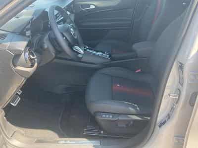 Alfa-Romeo JUNIOR 1.2 IBRIDA 145 SPECIALE E-DCT6 (2026) - Foto 11