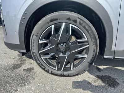 Peugeot 3008 1.2 HYBRID 145 GT E-DCS6 (2025) - Foto 9