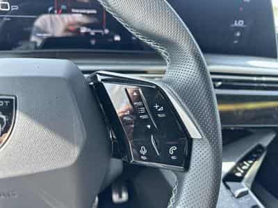 Peugeot 3008 1.2 HYBRID 145 GT E-DCS6 (2025) - Foto 14