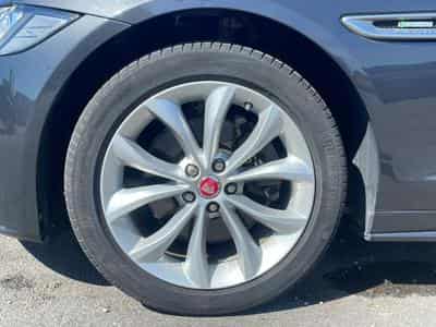 Jaguar XF 2.0D 180 BUSINESS R-SPORT BVA (2020) - Foto 9