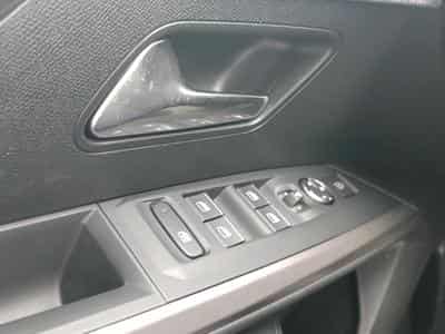 Peugeot 3008 1.2 HYBRID 145 GT E-DCS6 (2025) - Foto 11