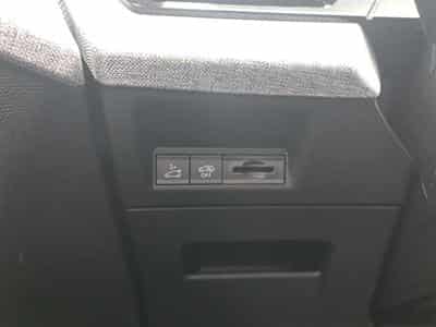 Peugeot 3008 1.2 HYBRID 145 GT E-DCS6 (2025) - Foto 12