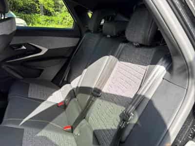 Peugeot 3008 1.2 HYBRID 145 ALLURE E-DCS6 (2025) - Photo 14