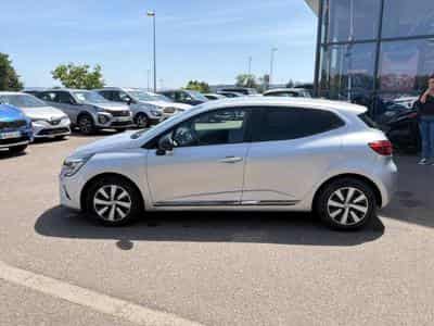 Renault Clio 1.6 E-TECH 145 FULL HYBRID EVOLUTION (2023) - Photo 8